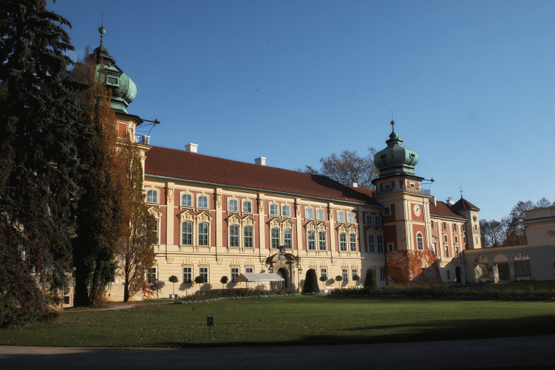 Zamek od frontu - jesień